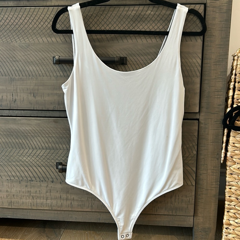 Express Body Contour Compression Scoop Neck Bodysuit